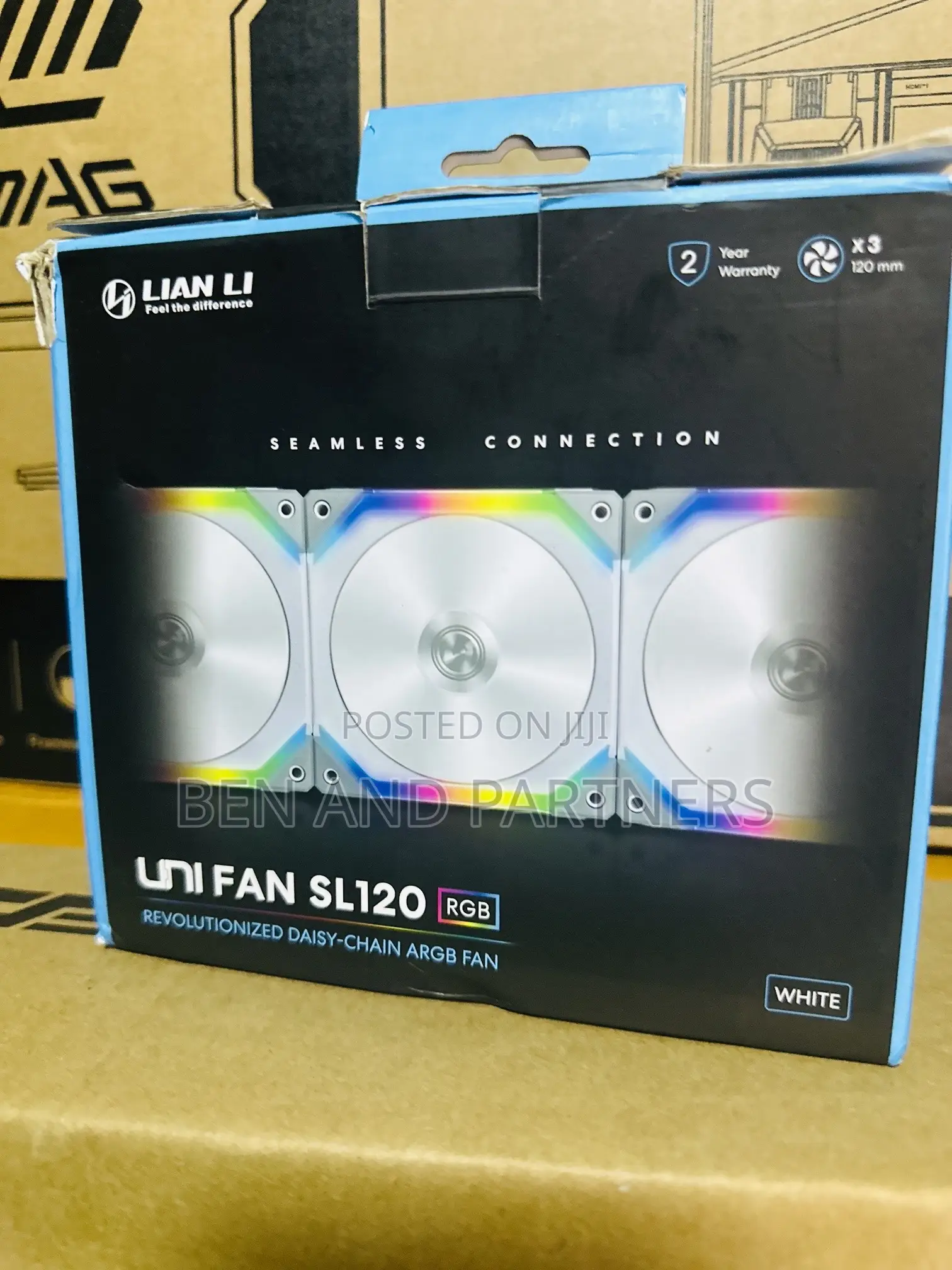 Lianl Li Uni Fan Sl120 With Controller