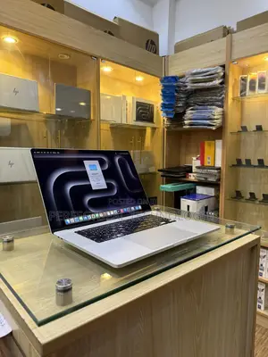 New Laptop Apple MacBook Pro 2019 32GB Intel Core i7 SSD 512GB