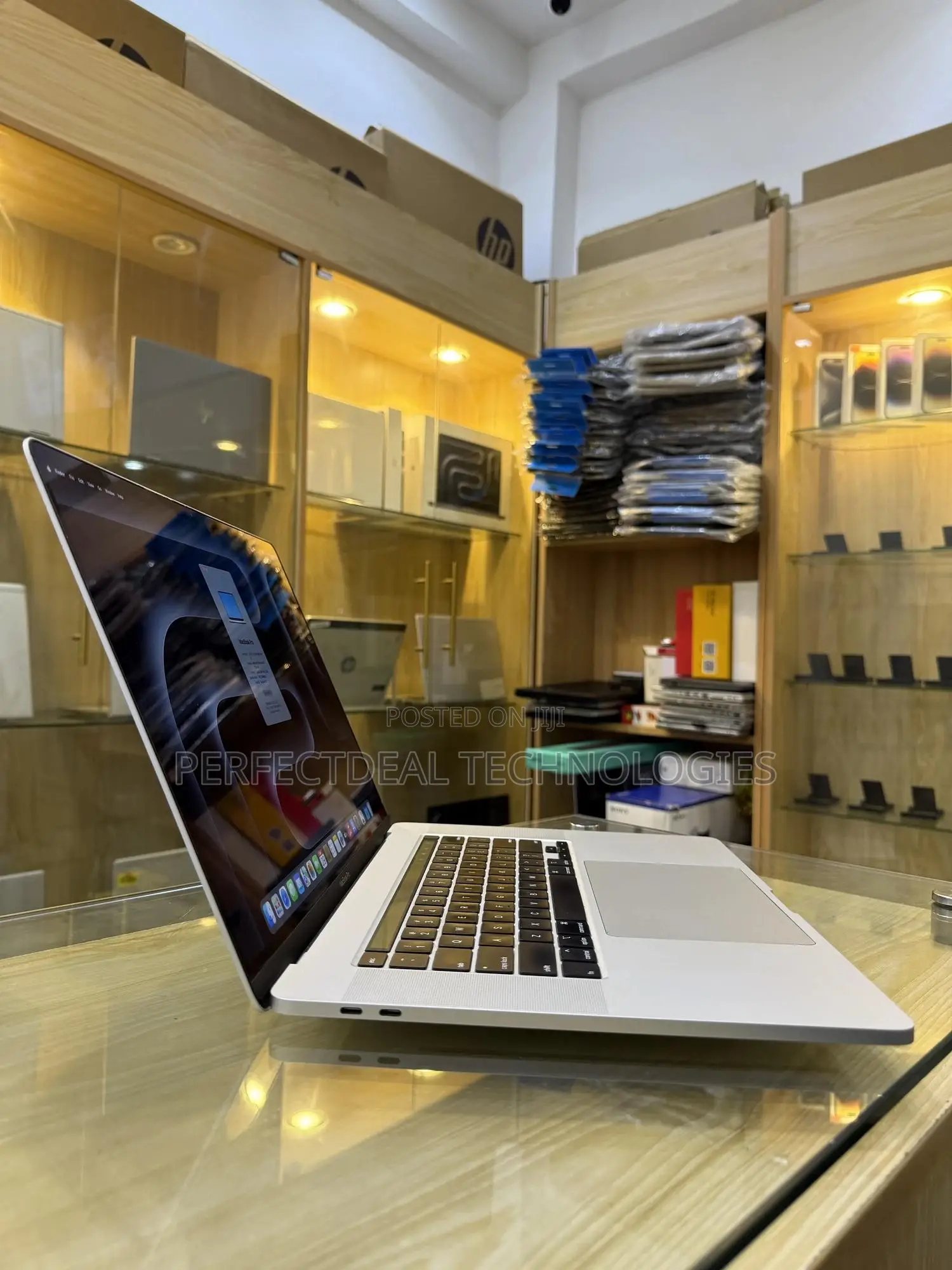 New Laptop Apple MacBook Pro 2019 32GB Intel Core i7 SSD 512GB