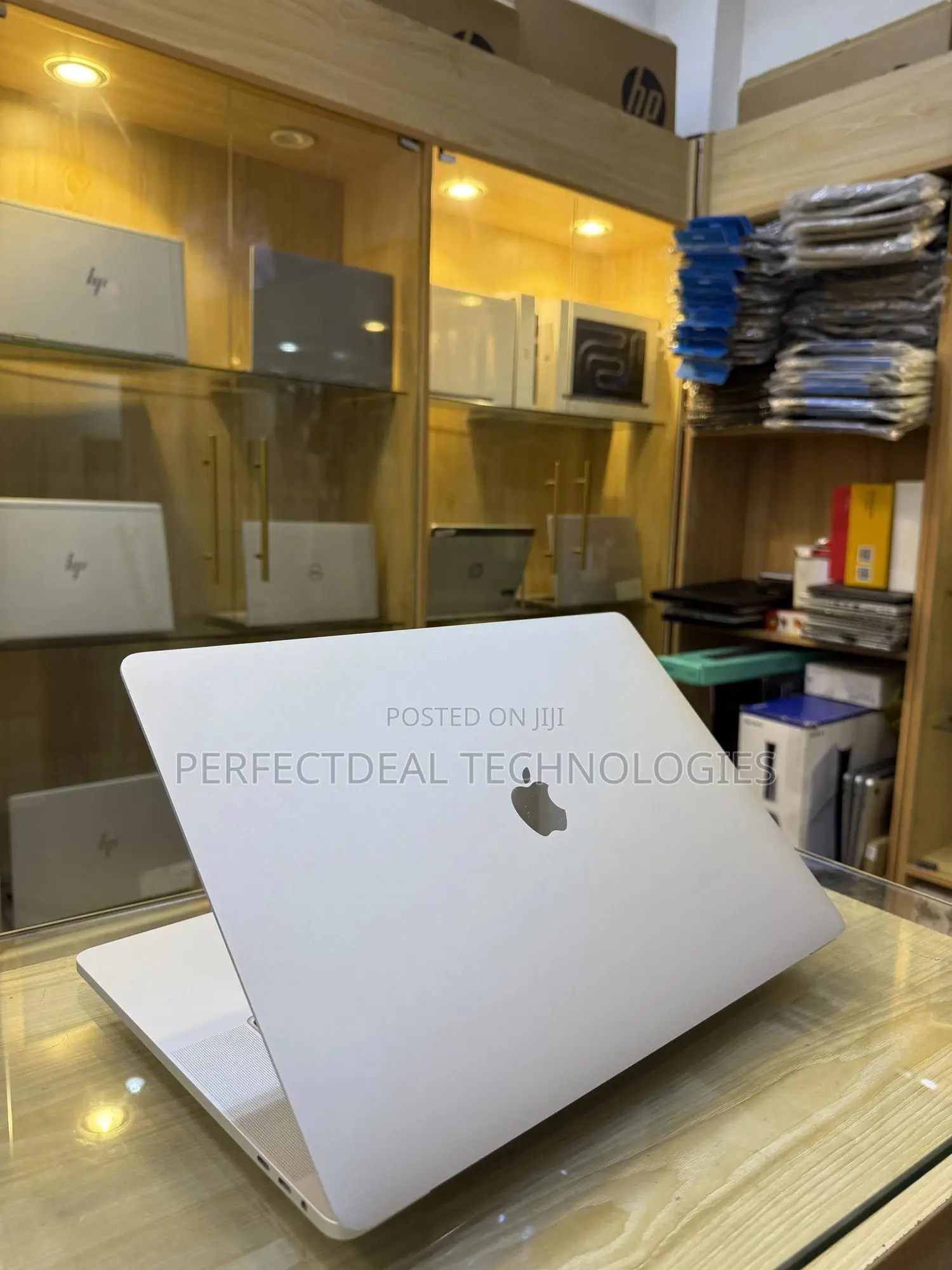 New Laptop Apple MacBook Pro 2019 32GB Intel Core i7 SSD 512GB