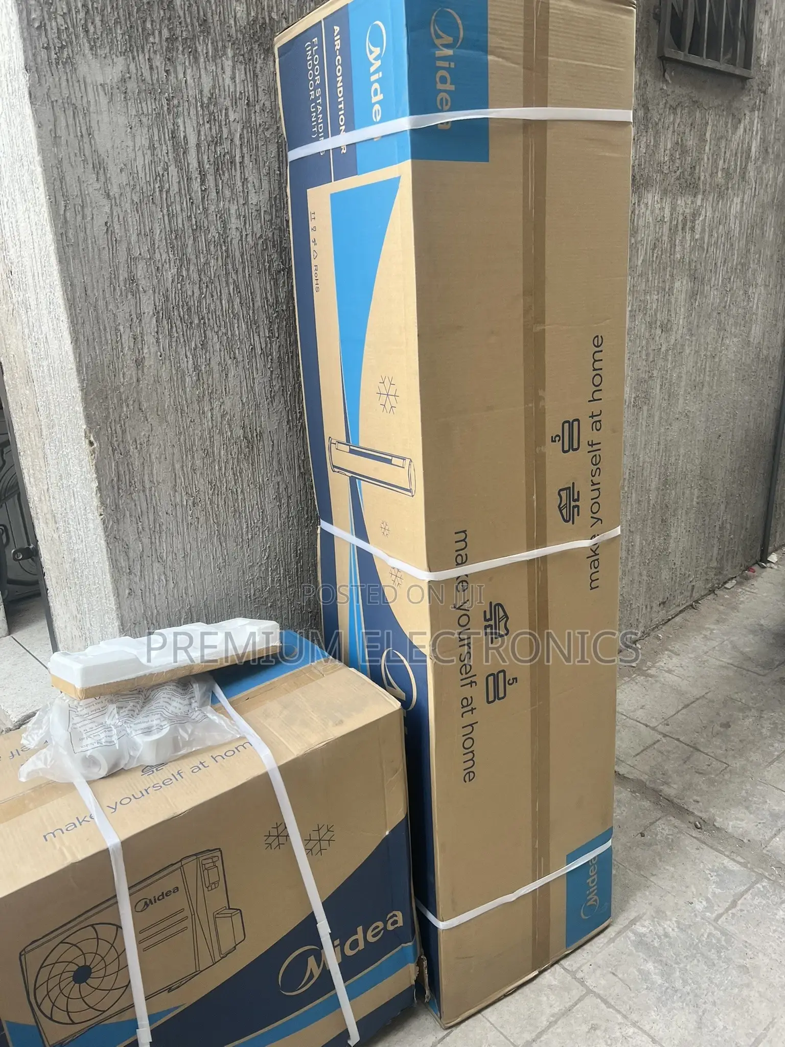 Midea Round Floor Standing 2.5hp Inverter Air Conditioner
