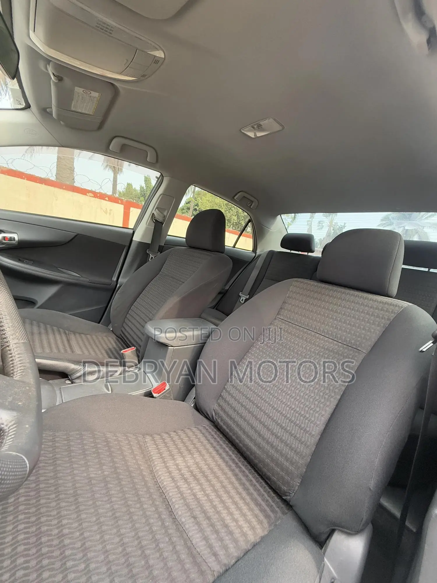 Toyota Corolla LE Special Edition 4dr Sedan (1.8L 4cyl 4A) 2013 Gray