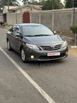 Toyota Corolla LE Special Edition 4dr Sedan (1.8L 4cyl 4A) 2013 Gray