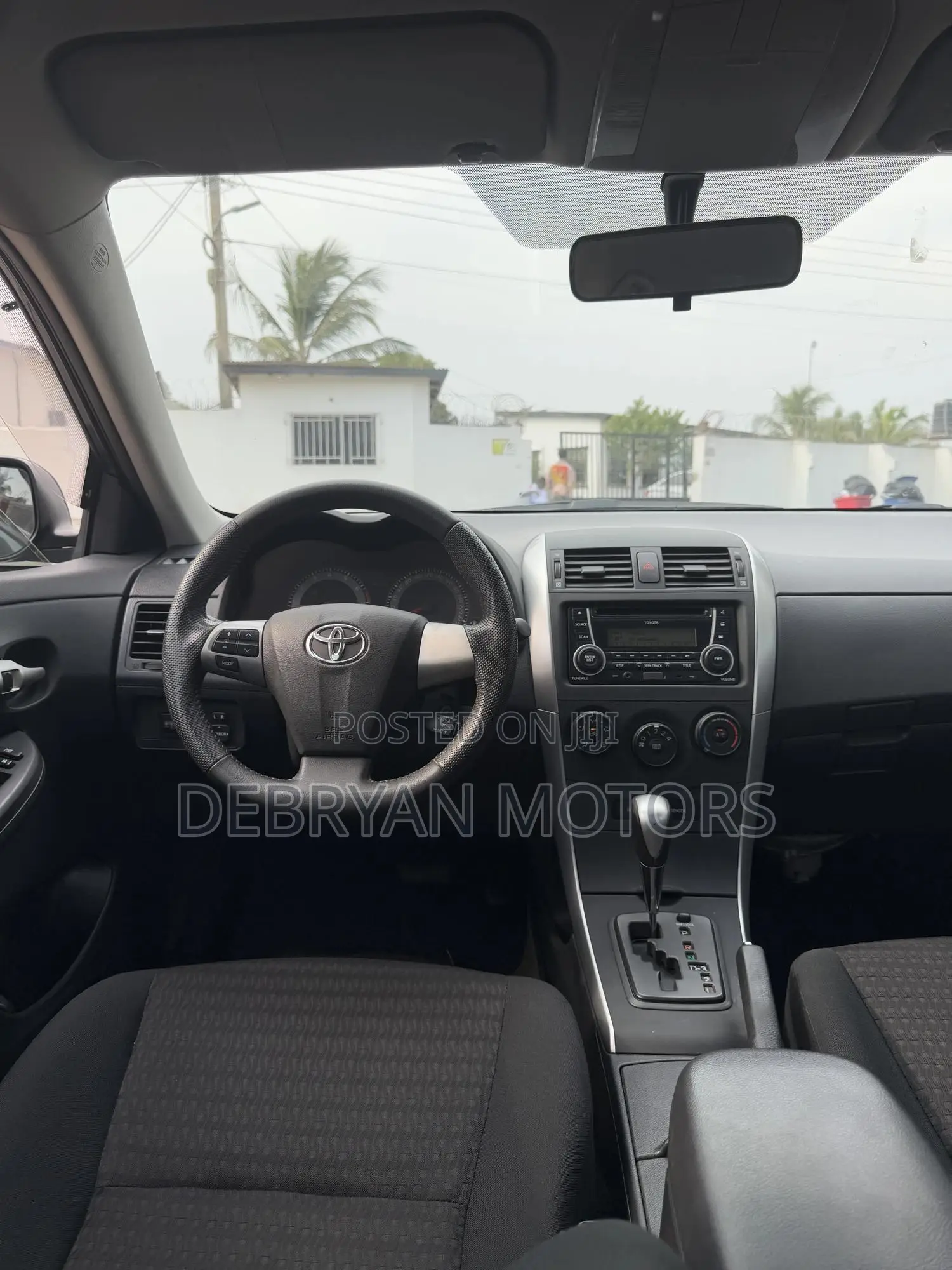 Toyota Corolla LE Special Edition 4dr Sedan (1.8L 4cyl 4A) 2013 Gray