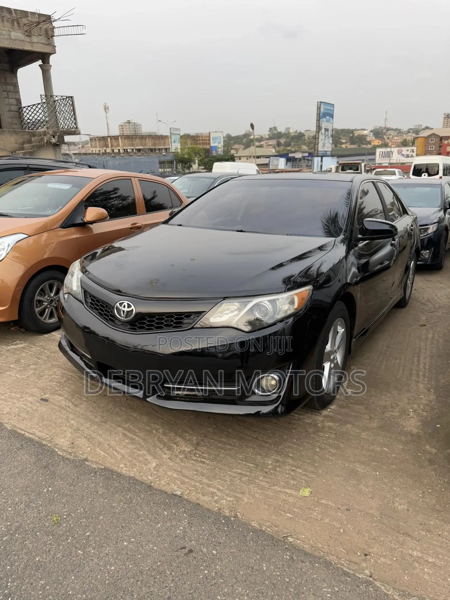 Toyota Camry SE 4dr Sedan (2.5L 4cyl 6A) 2013 Black