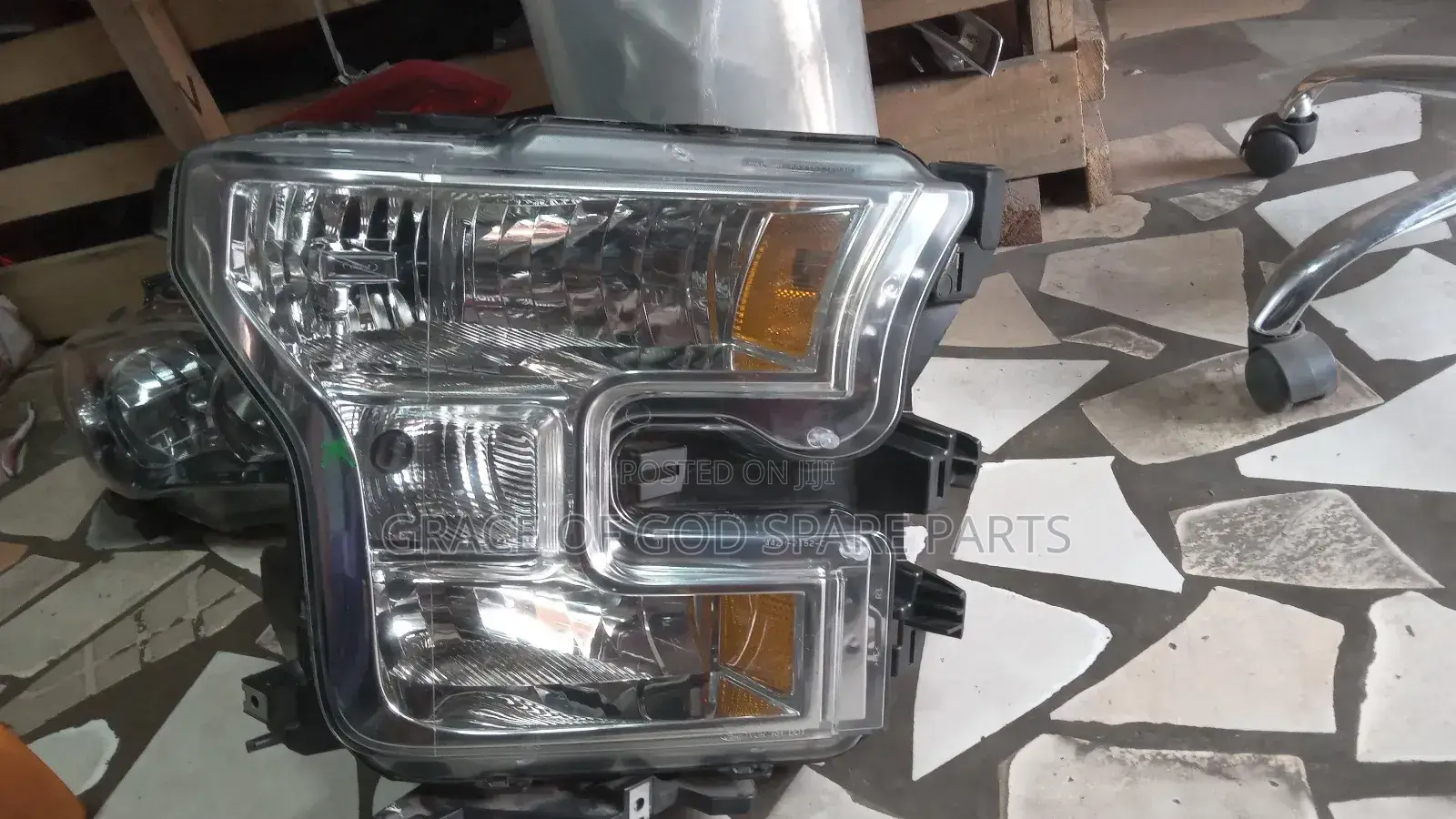 Ford F-150 2017 Headlight Original