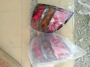 Pontiac Vibe Taillight; 2003-2008