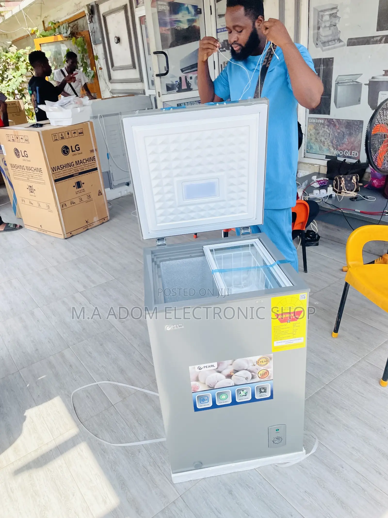 Shop Unique Pearl 100ltr Single Door Chest Freezer 