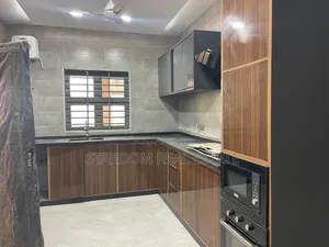 2bdrm Apartment in Emef, Lashibi for rent