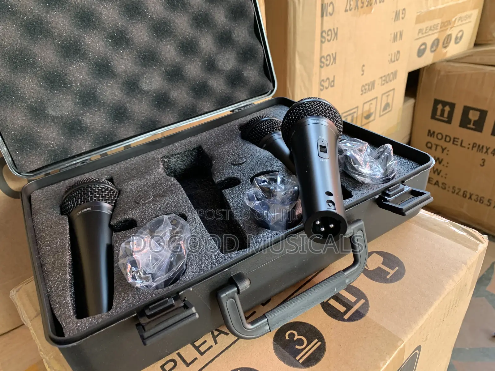 Behringer ULTRAVOICE Xm-1800s 3in1 Dynamic(Coord) Microphone
