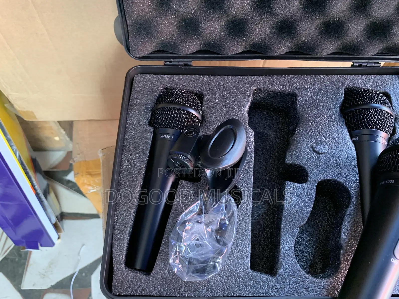 Behringer ULTRAVOICE Xm-1800s 3in1 Dynamic(Coord) Microphone