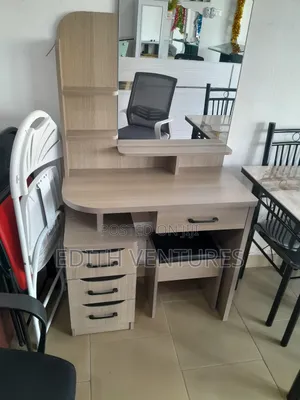 4 Drawer Dressers