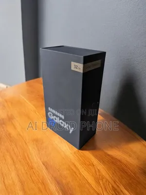 New Samsung Galaxy S7 32 GB Blue