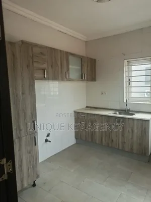 3bdrm Apartment in Unique Key Agency, Dzorwulu for rent
