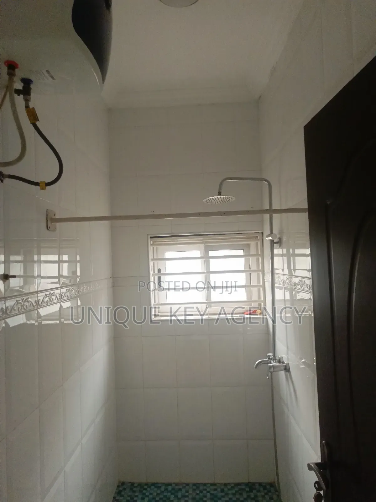 3bdrm Apartment in Unique Key Agency, Dzorwulu for rent