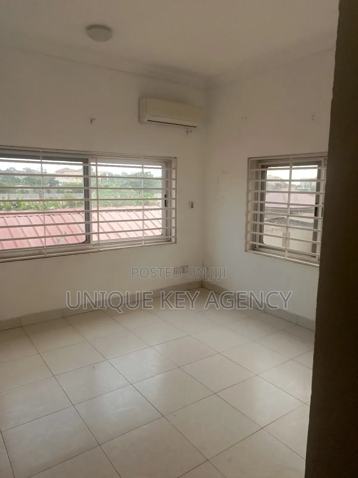 3bdrm Apartment in Unique Key Agency, Dzorwulu for rent