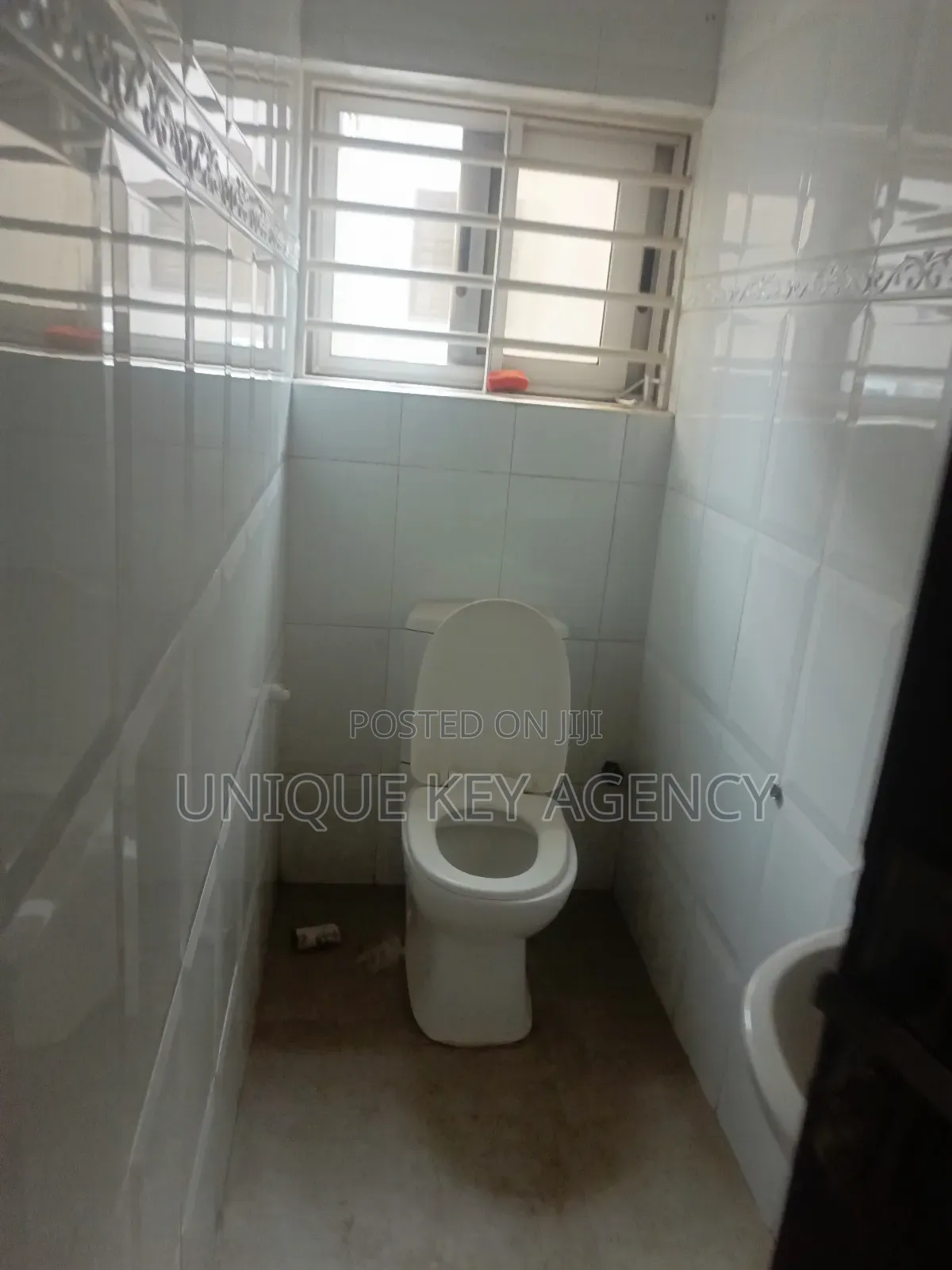 3bdrm Apartment in Unique Key Agency, Dzorwulu for rent