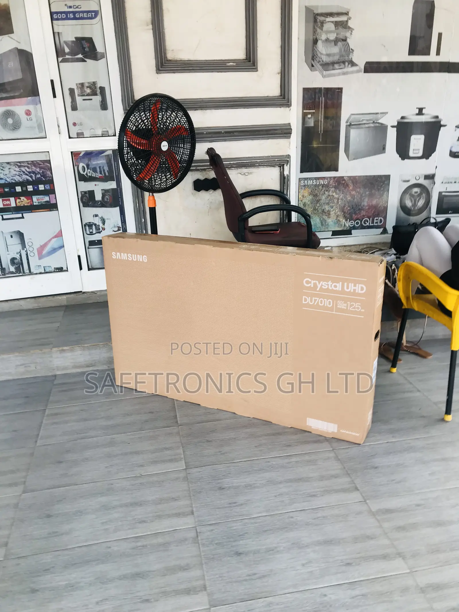 Bright 50 Inch Smart Uhd Samsung Du7010 Clear Tv