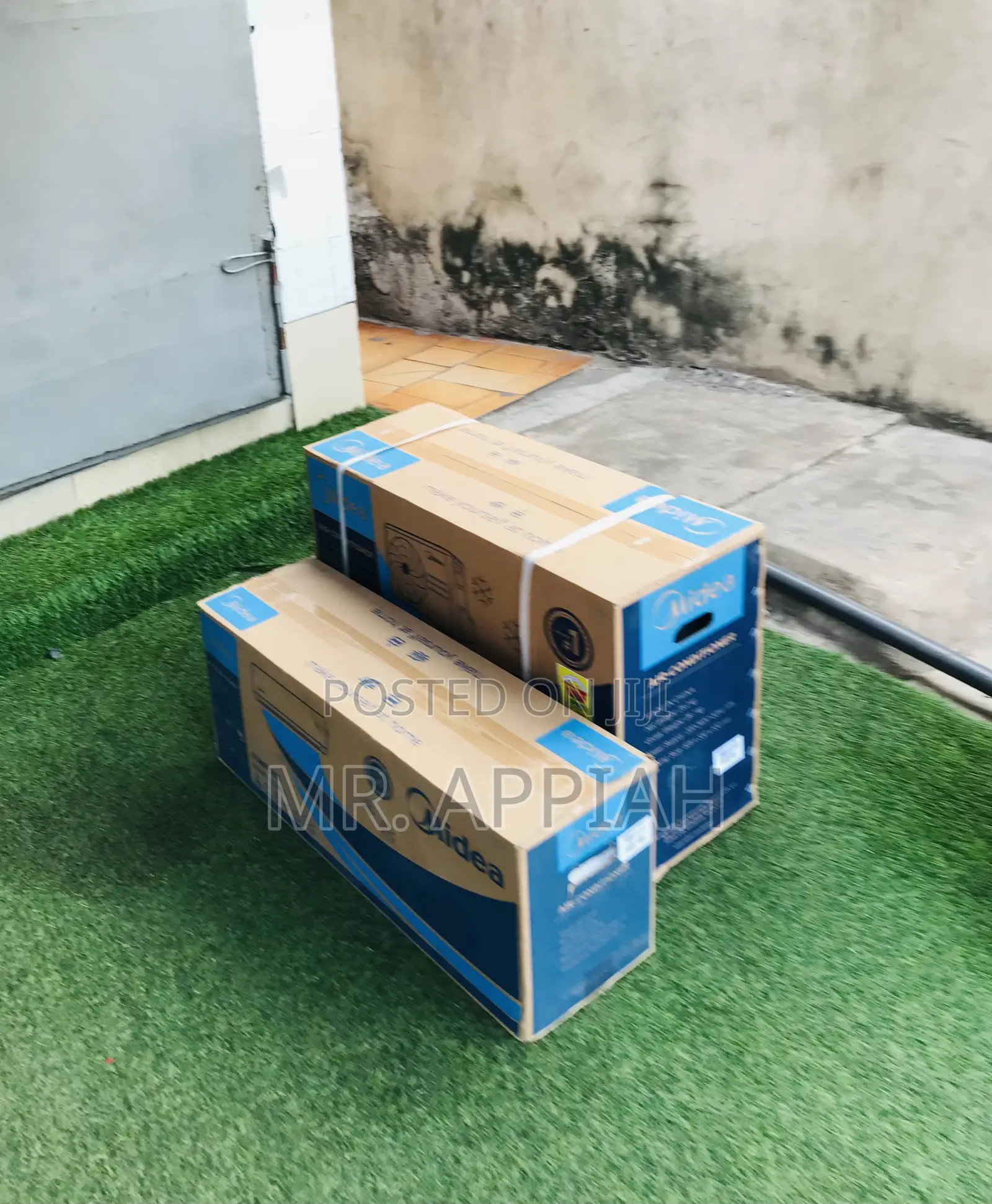 Unique Midea 2.0hp Air Conditioner With Remote Control.