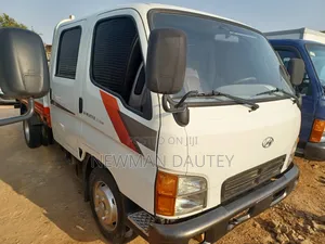 Hyundai Mighty Double Cabin White