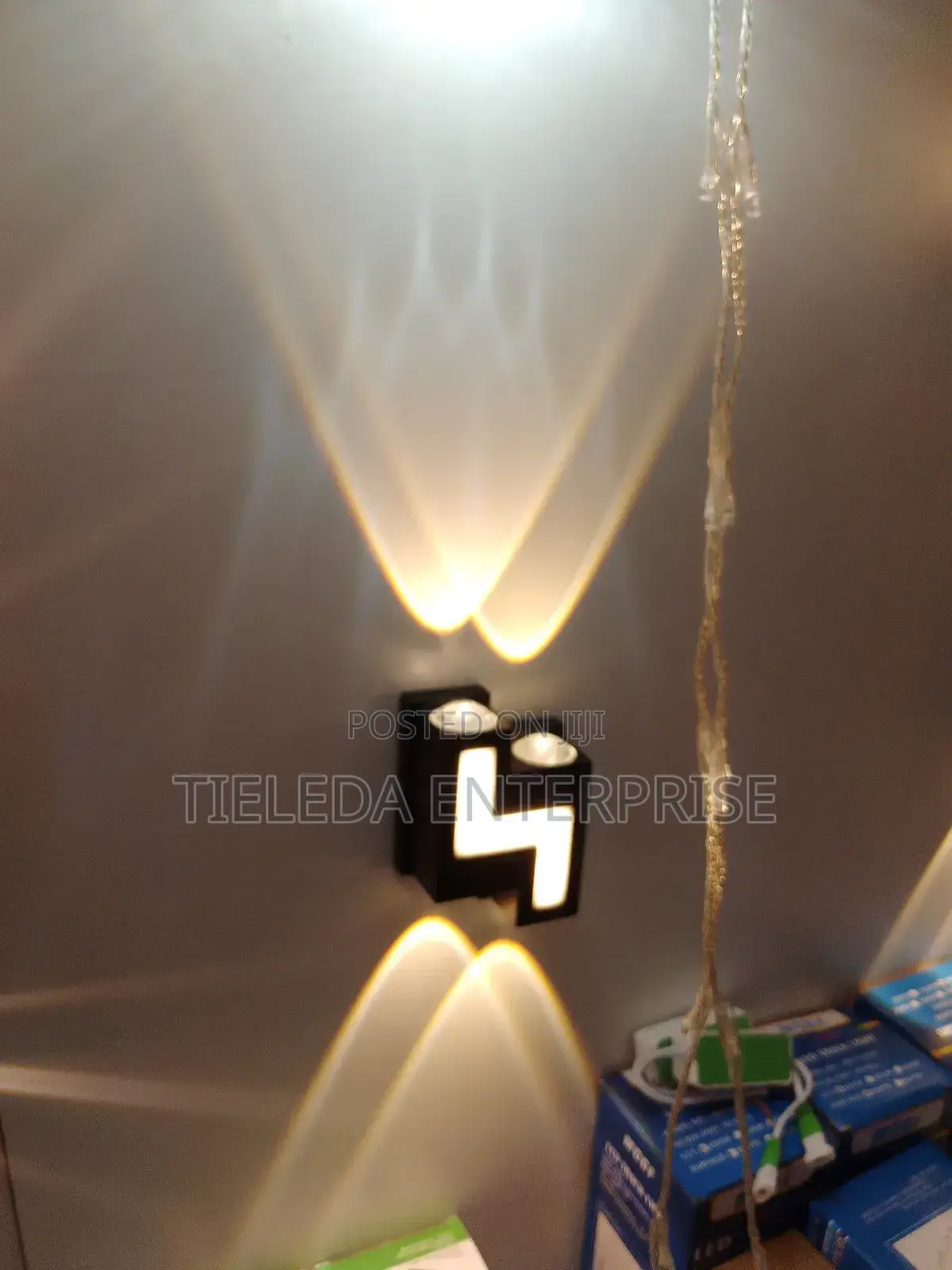 2eye Wall Light