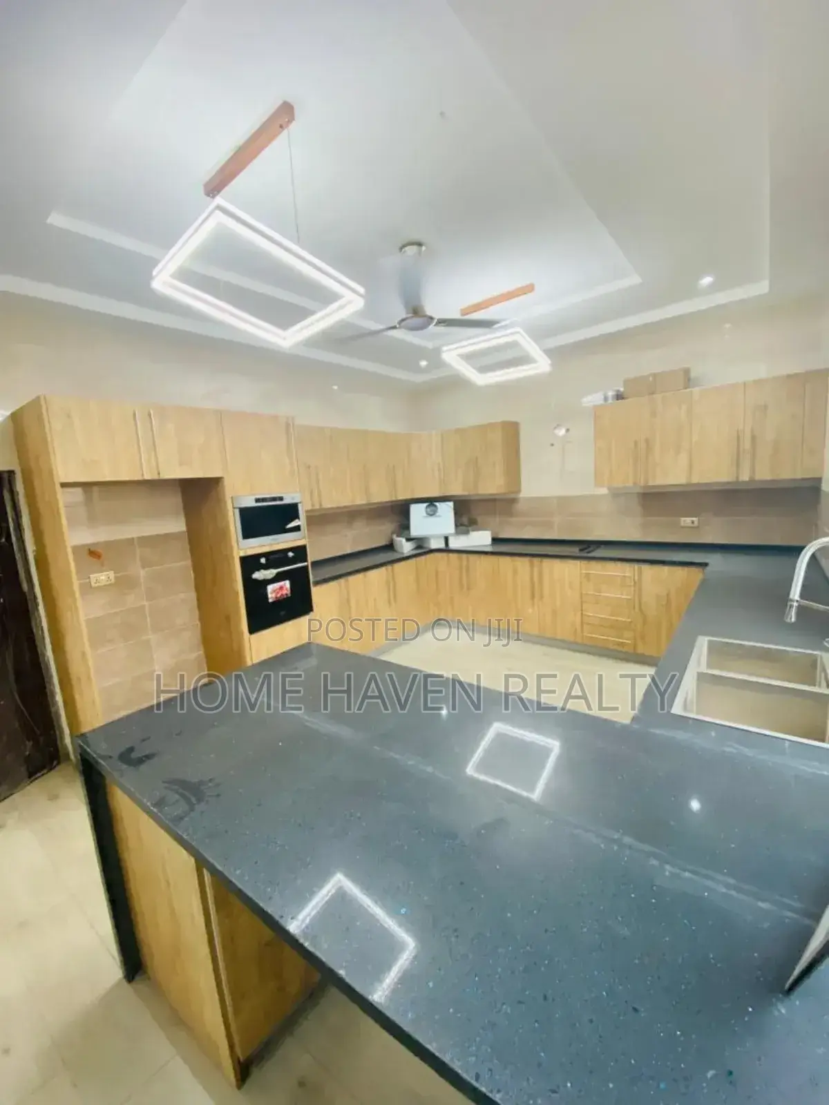 5bdrm House in Westland for sale
