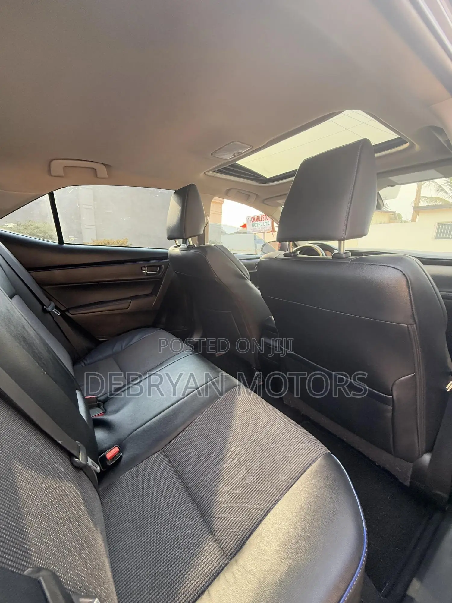 Toyota Corolla SE 4dr Sedan (1.8L 4cyl CVT) 2017 Blue