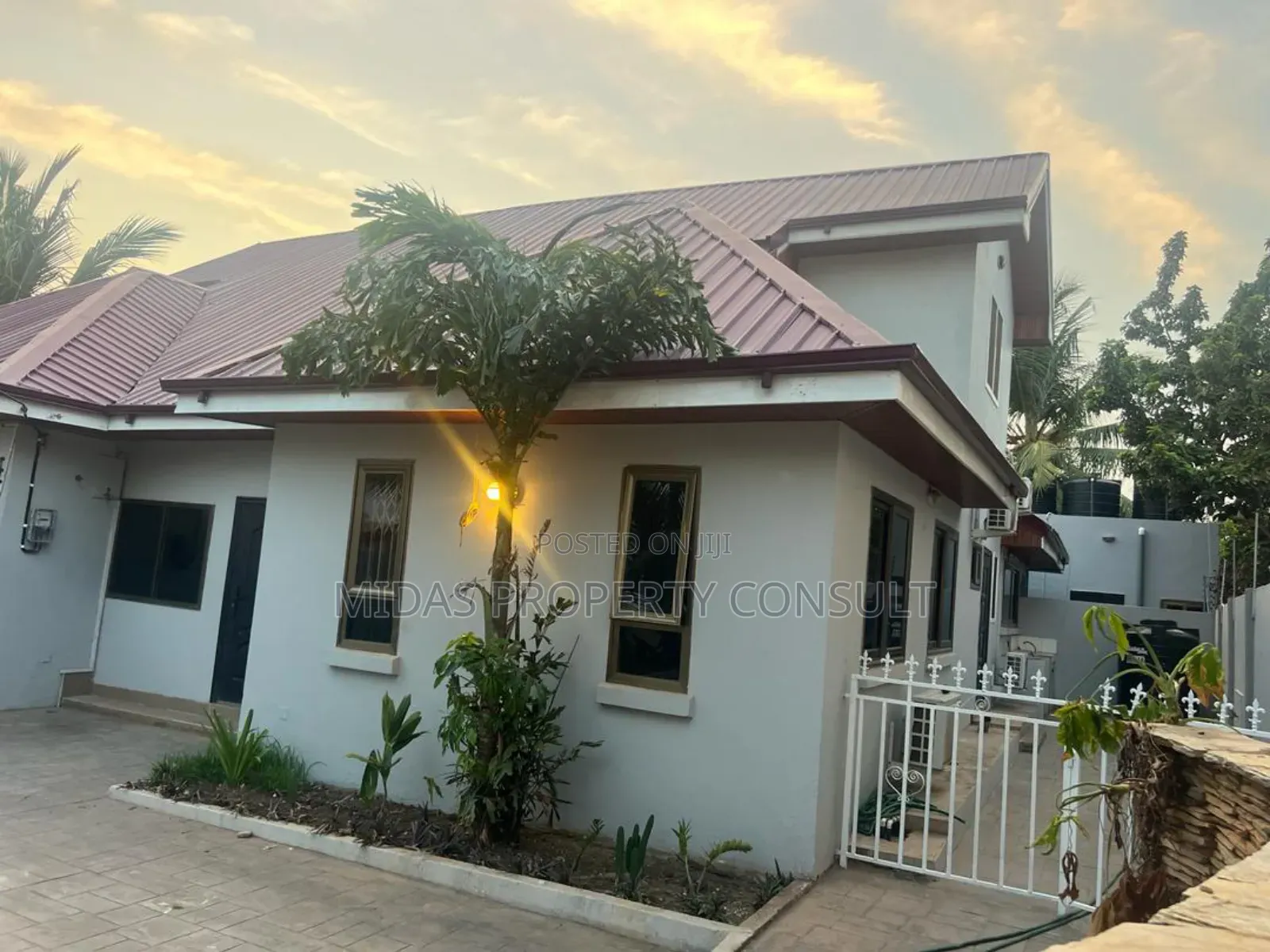 3bdrm House in Tema Community 25 for sale