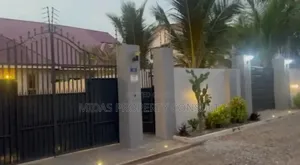 3bdrm House in Tema Community 25 for sale