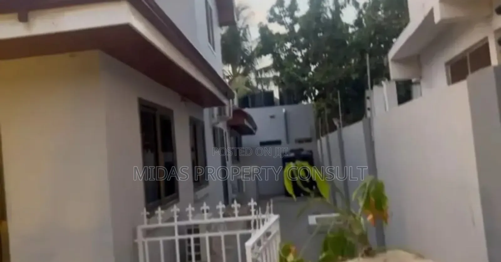 3bdrm House in Tema Community 25 for sale