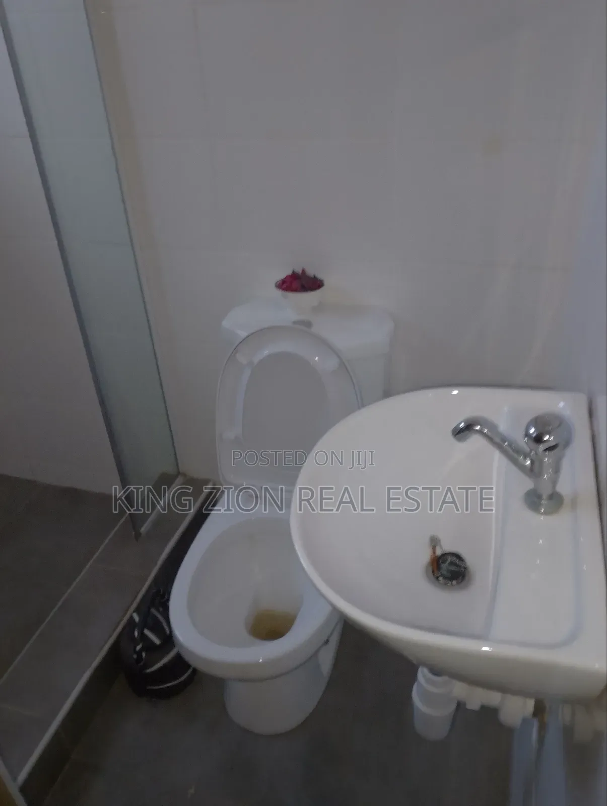 Furnished 3bdrm Apartment in King Zion Real, Awoshie for rent