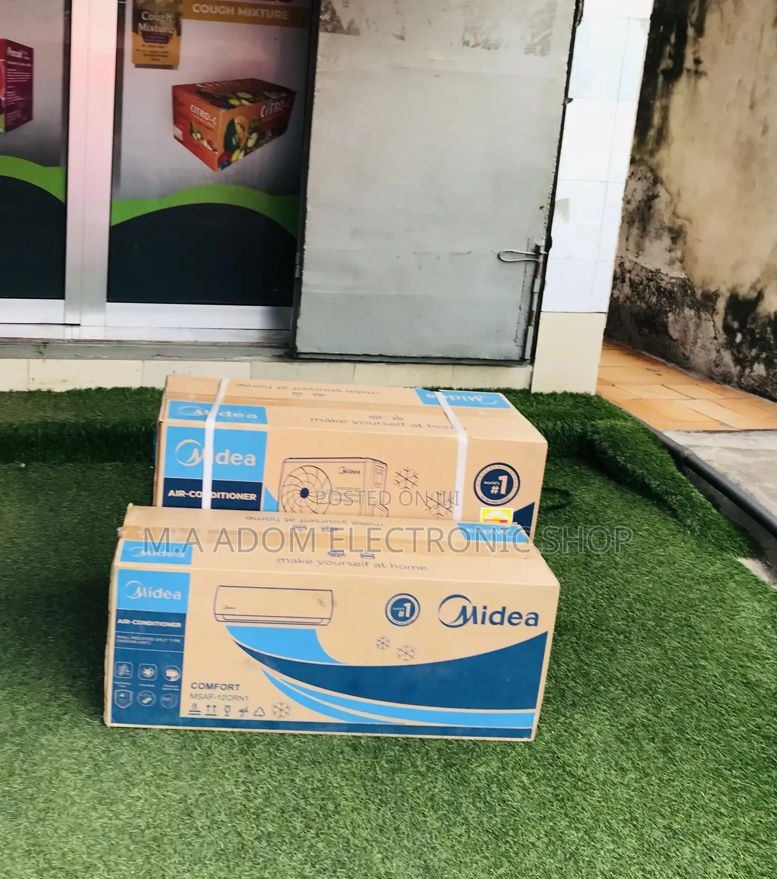 Midea 1.5hp Split Air Conditioner With Remote Control.