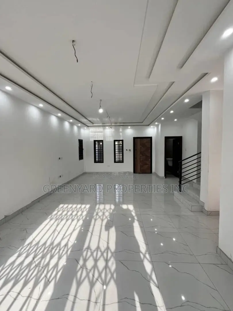3bdrm Duplex in Pokuase for sale