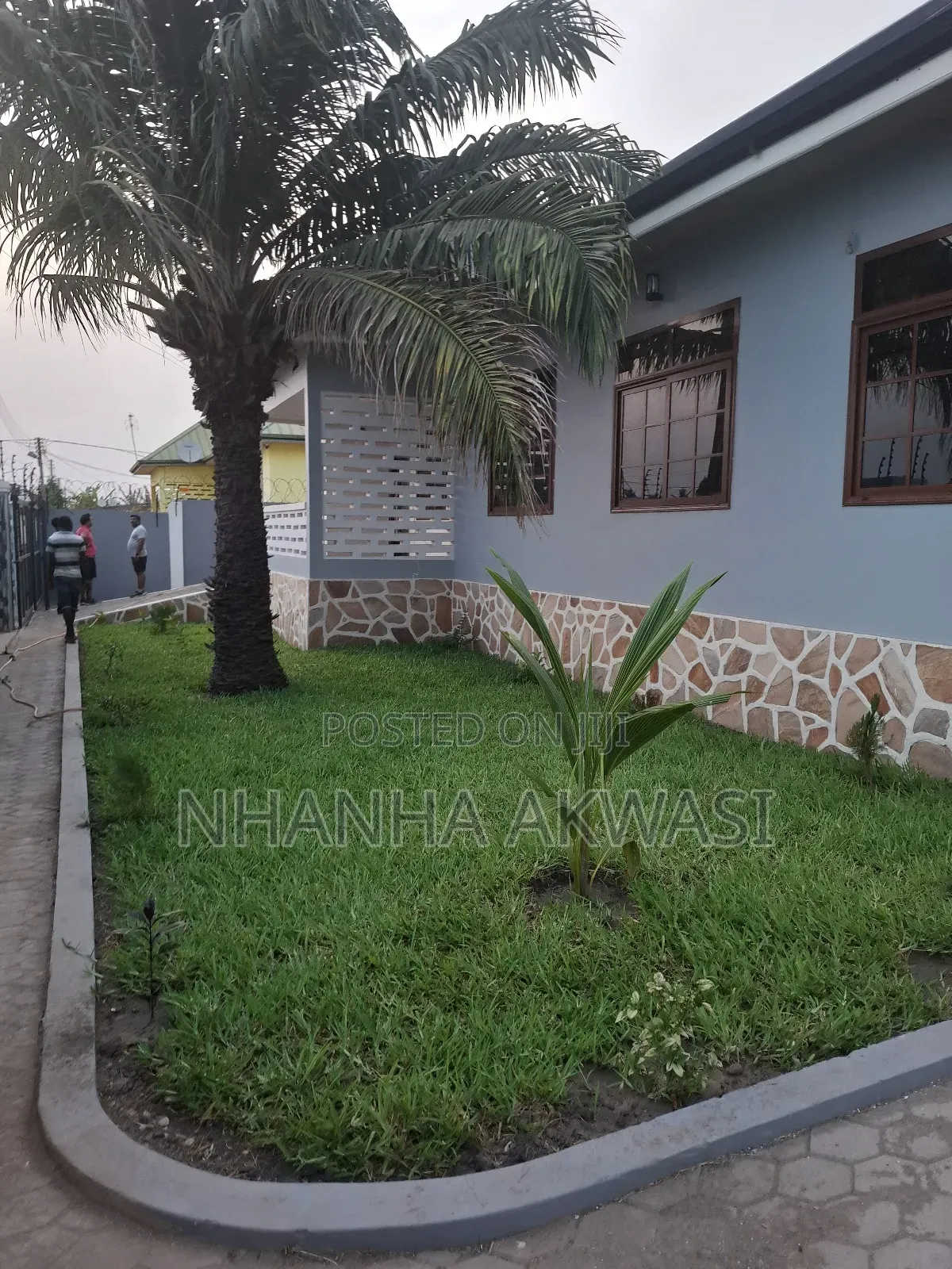 5bdrm House in Community 11 Tema for rent