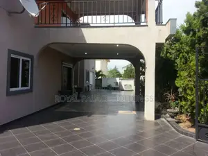 5bdrm Duplex in Cantonment, Accra Metropolitan for sale
