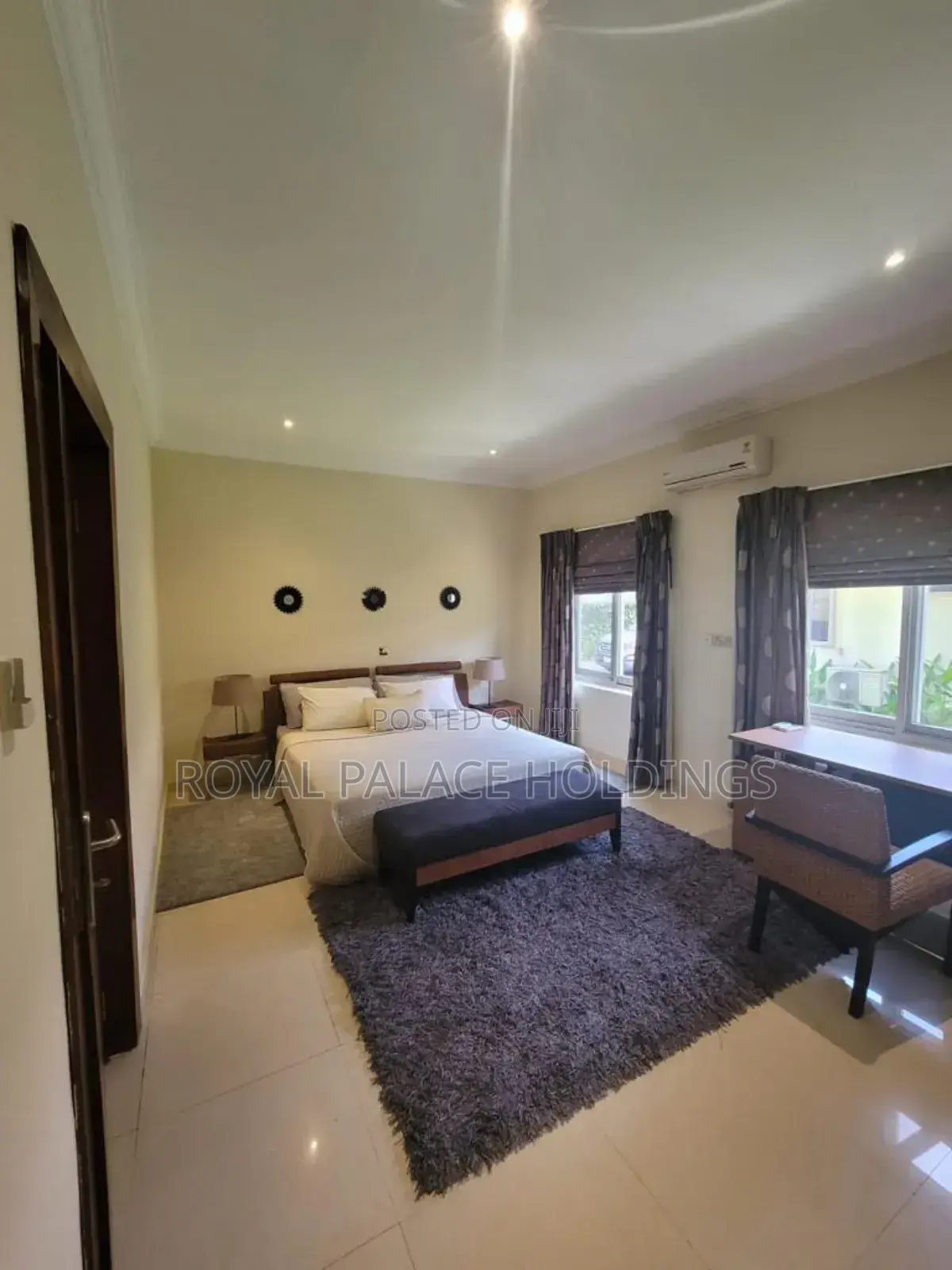 5bdrm Duplex in Cantonment, Accra Metropolitan for sale