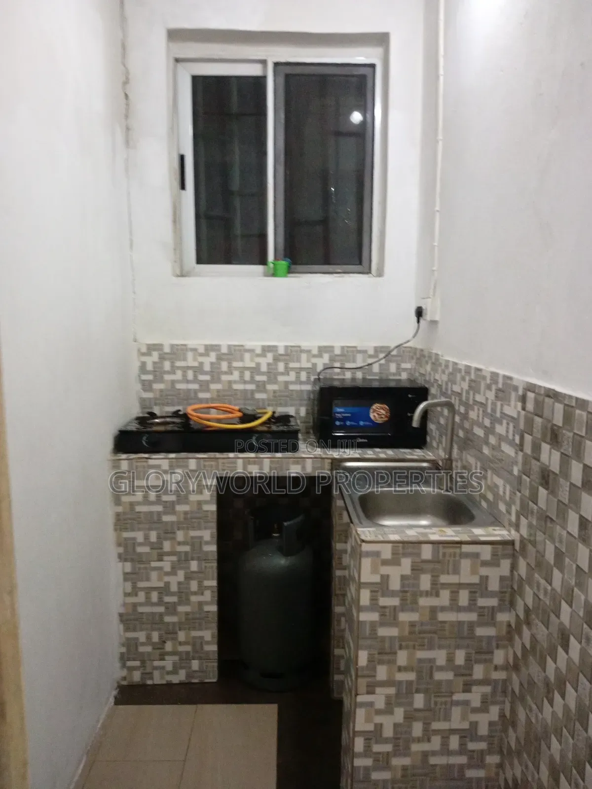 Furnished Room at Spintex (18)