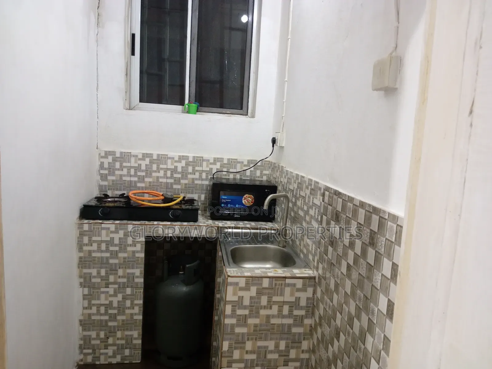 Furnished Room at Spintex (18)