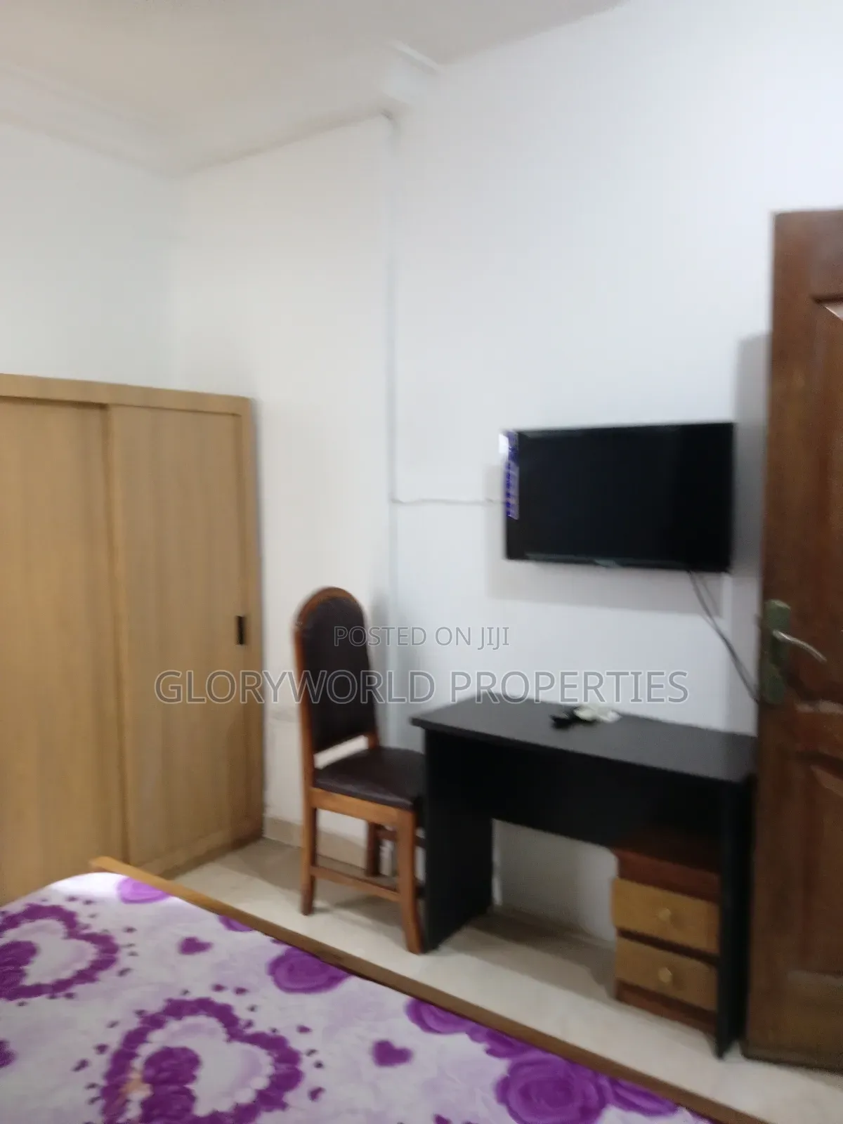 Nice Furnished Room on the 18 Road