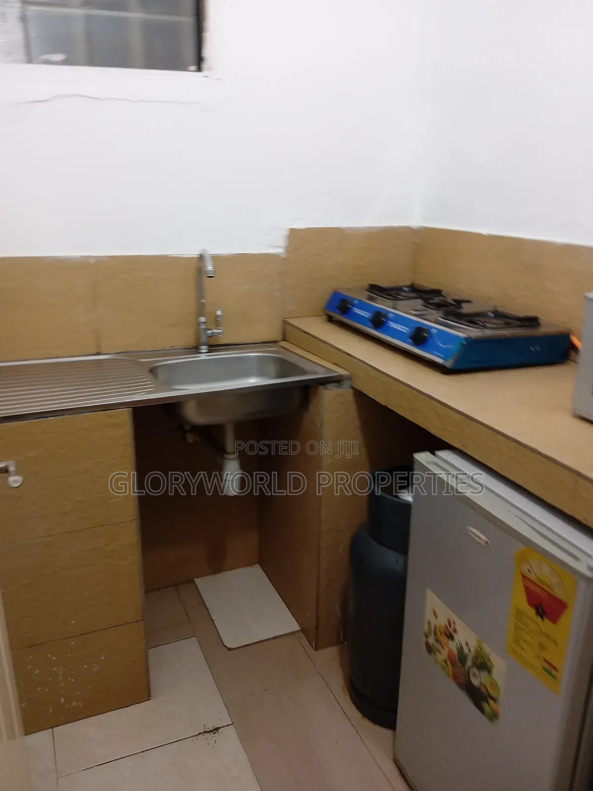 Nice Furnished Room on the 18 Road