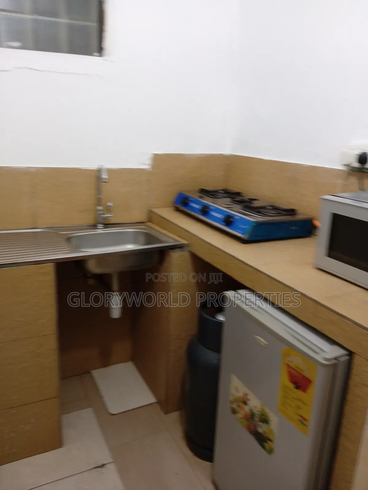 Nice Furnished Room on the 18 Road