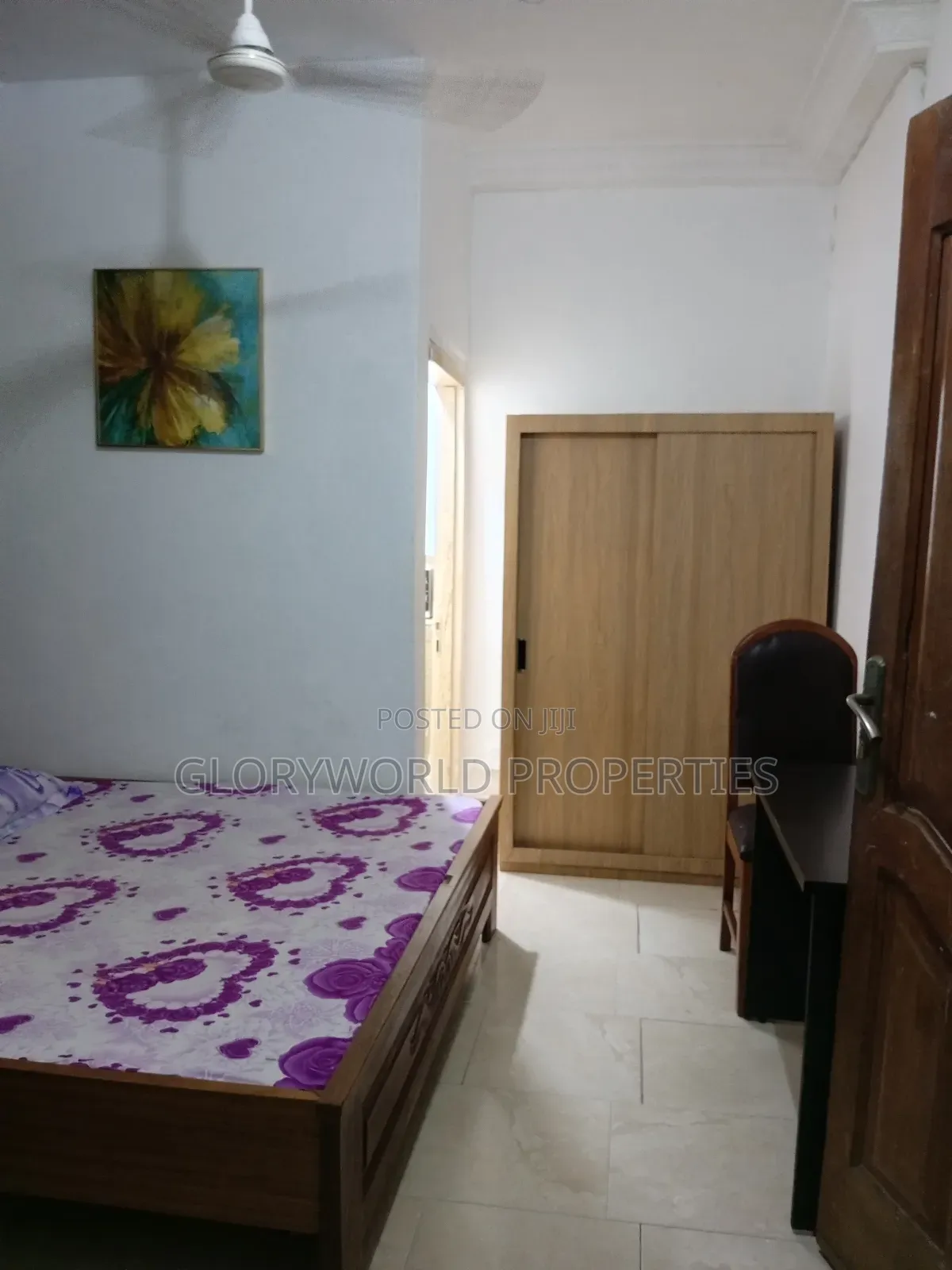 Nice Furnished Room on the 18 Road