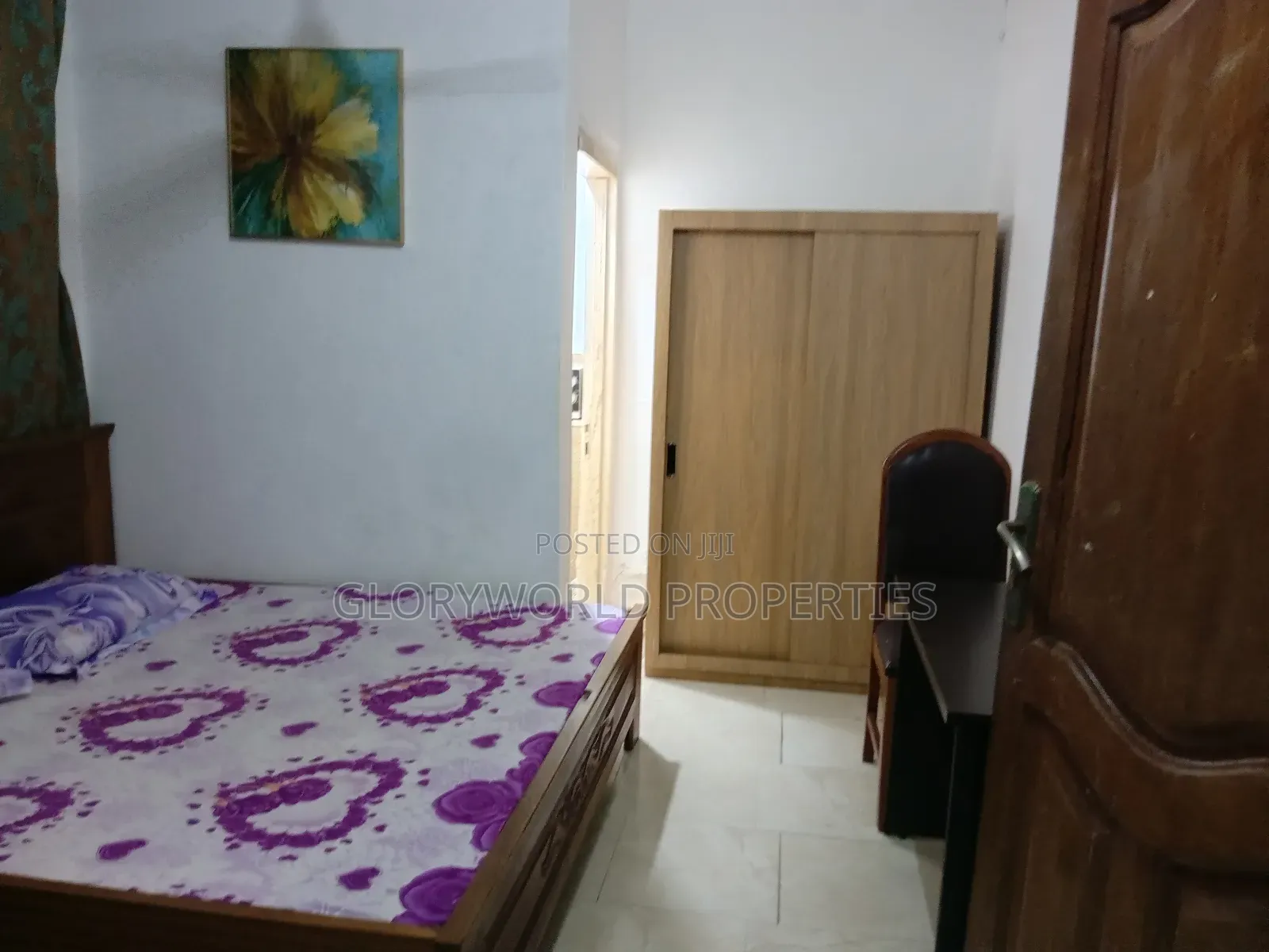Nice Furnished Room on the 18 Road