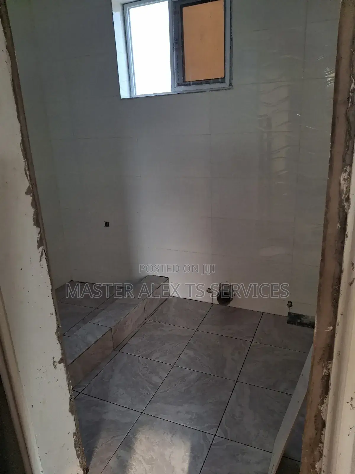 Togo and Ghana Style Tiling Professional