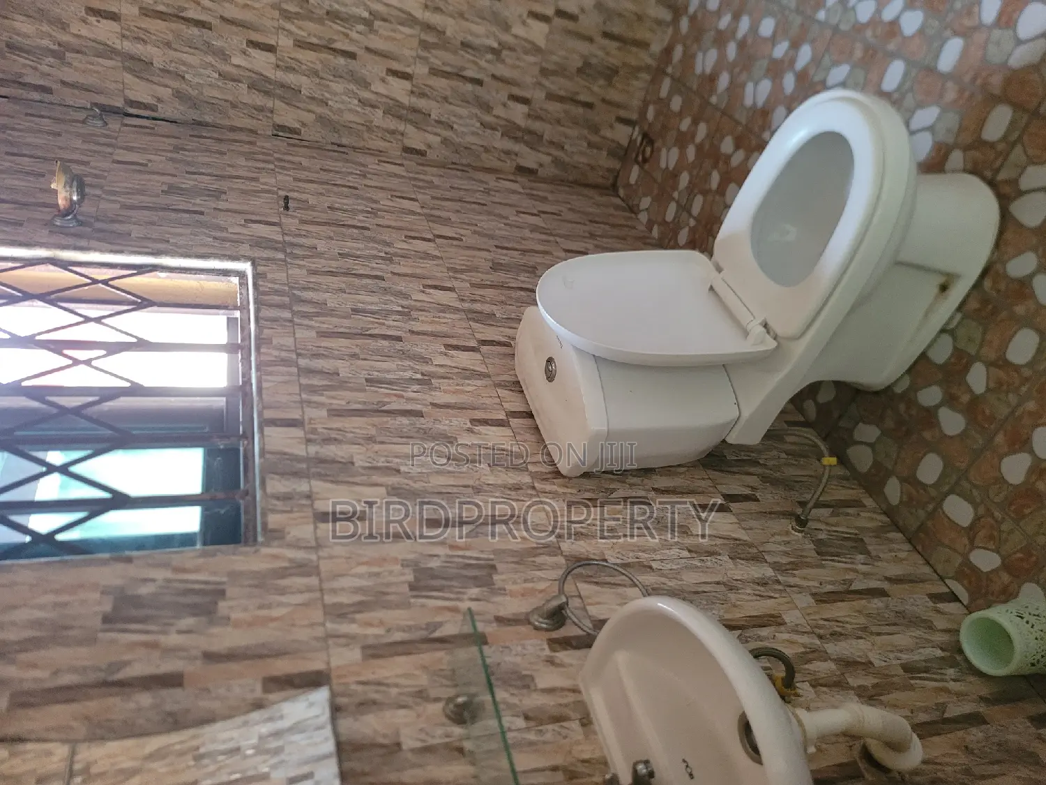 2bdrm Apartment in Birdgroup, East Legon for rent