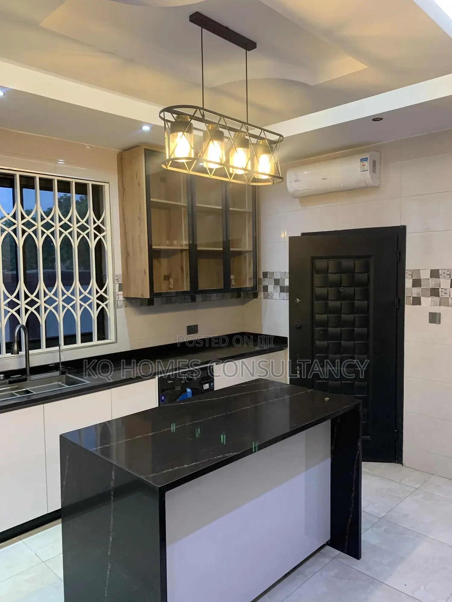 5bdrm House in East Legon for sale