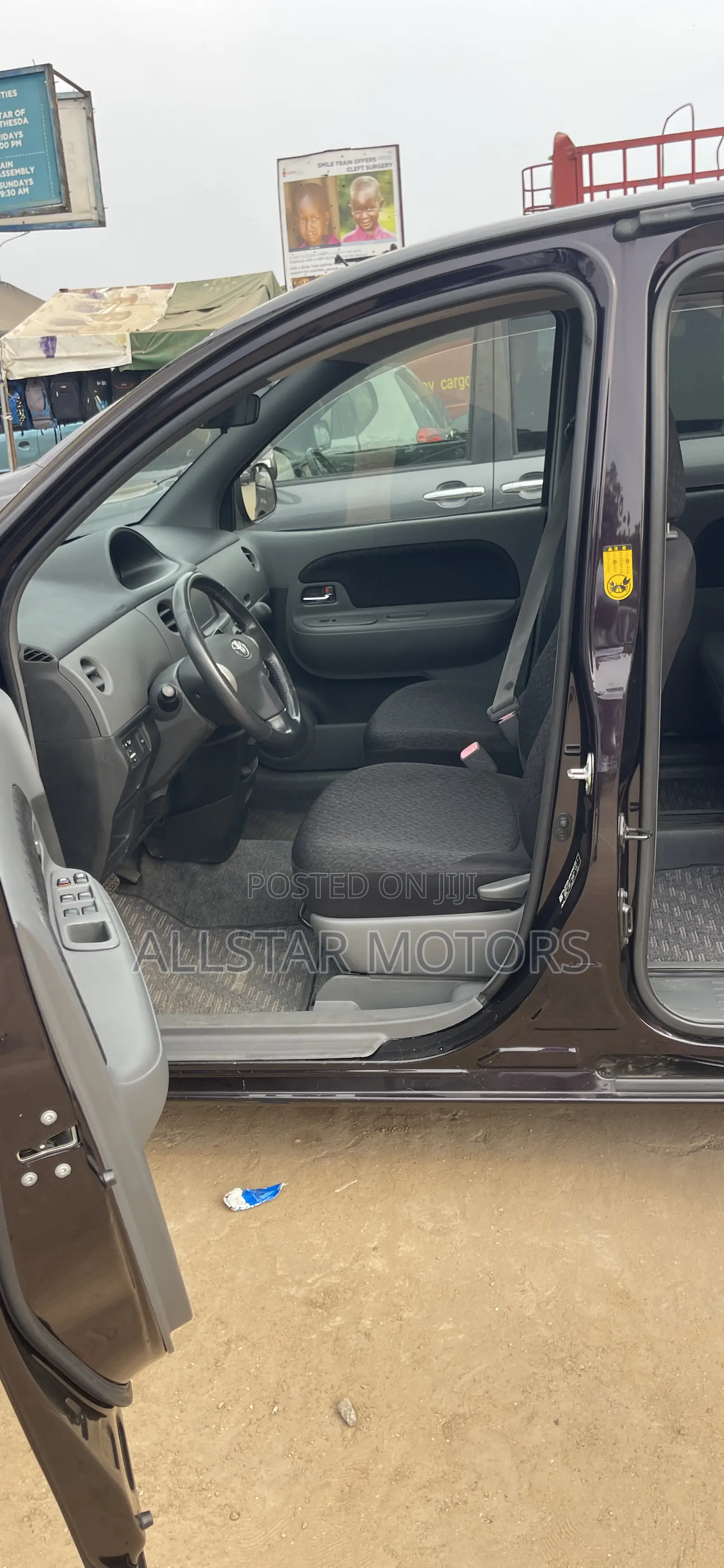 Toyota Sienta 1.5 AWD 2013 Matt Black