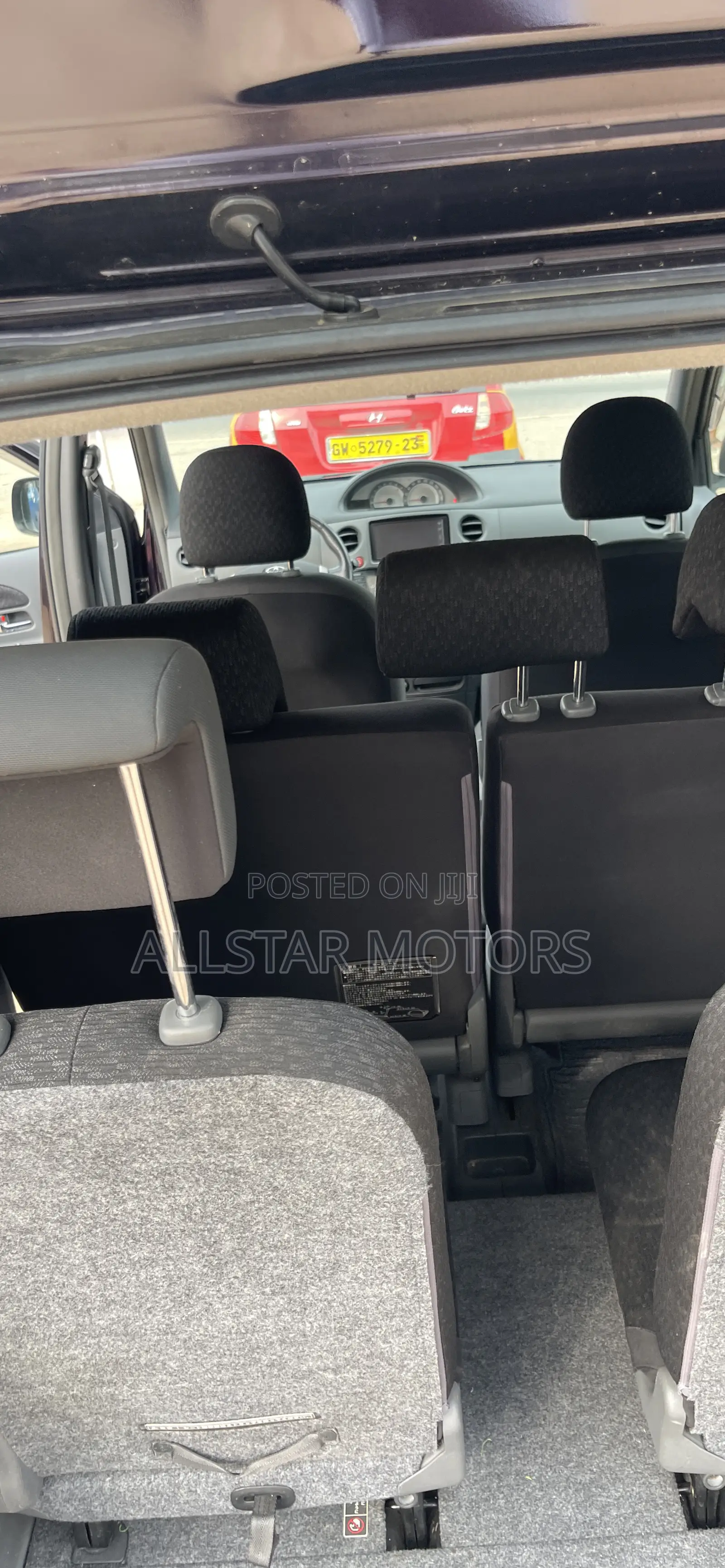 Toyota Sienta 1.5 AWD 2013 Matt Black