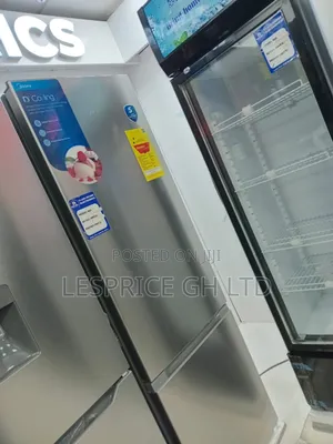 Durable: Media 262L Bottom Freezer!