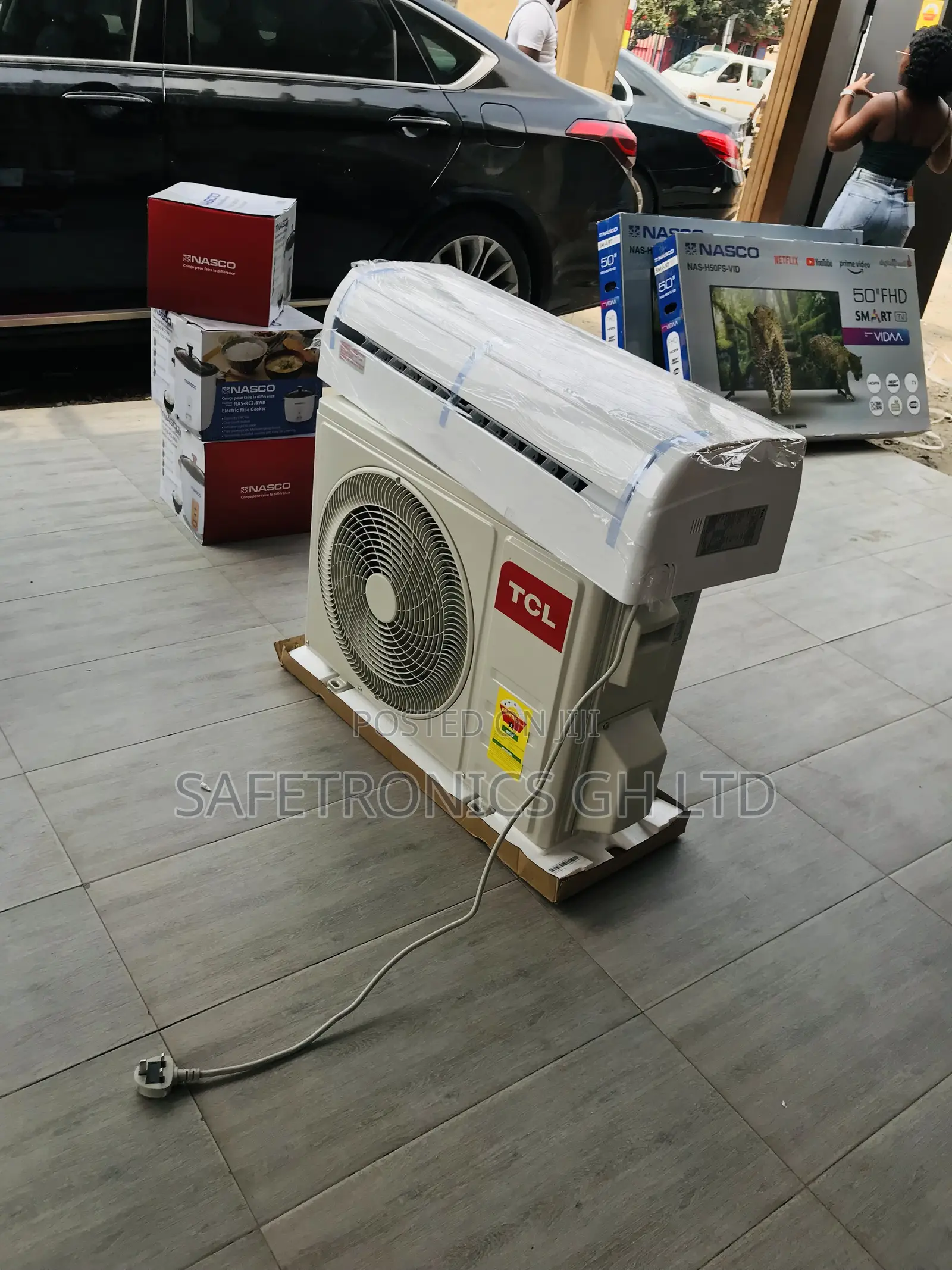 Grab Quality White 1.5 Horsepower Split R410 Gas